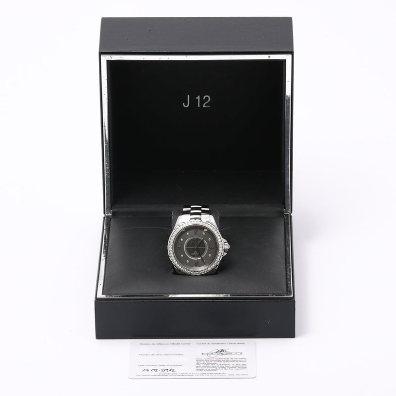 CHANEL J12 - H2566 - Watch - 38mm 559cda1f-f361-4a01-8a8a-dc998fc9f469.jpg