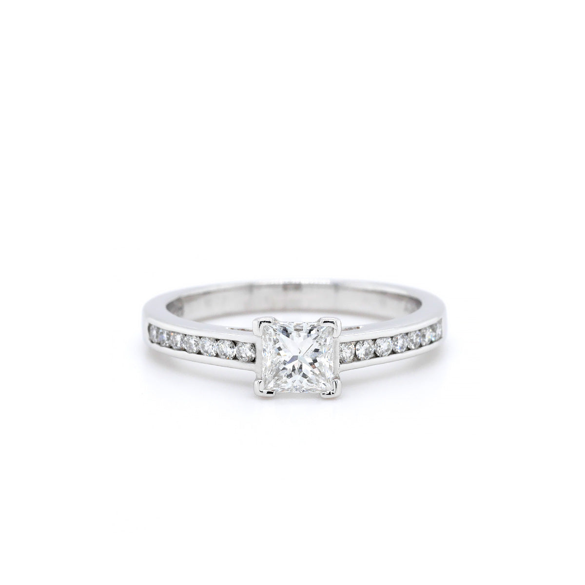 18ct White Gold Diamond Single Stone with Diamond Set Shoulders