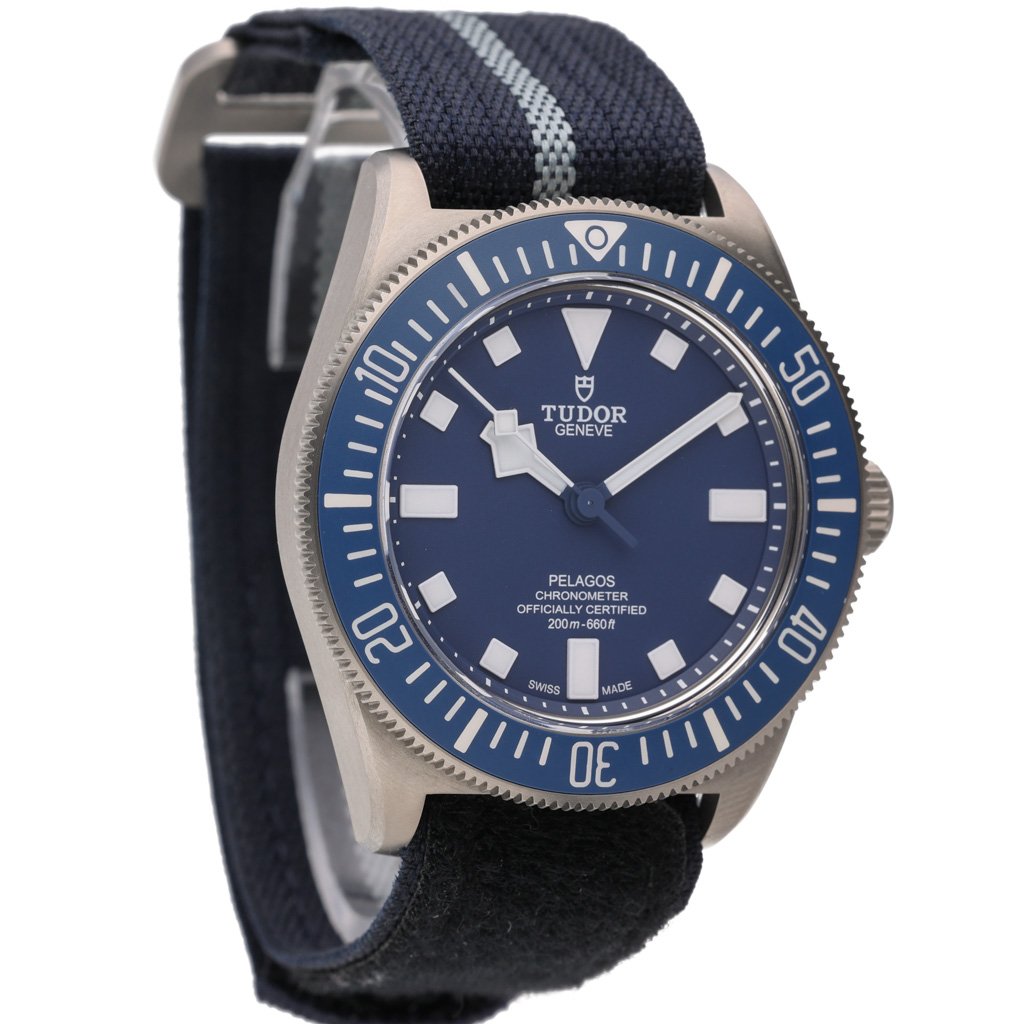 TUDOR PELAGOS FXD - 25707B/22 - Watch - 42mm ab323c87-2b58-4422-8ead-1e88435ca959.jpg