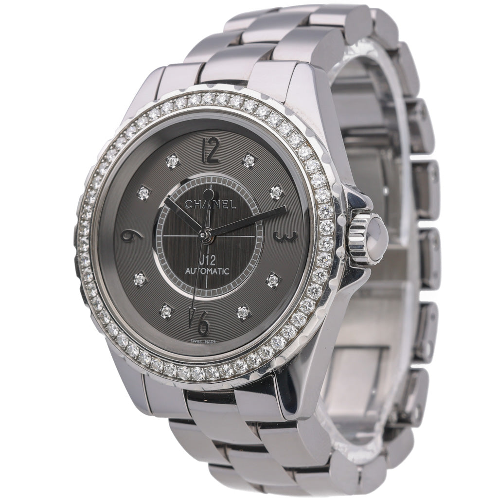 CHANEL J12 - H2566 - Watch - 38mm ca2eaef5-788c-4da0-91c9-e5d64f9b25a6.jpg