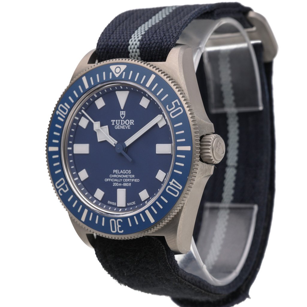 TUDOR PELAGOS FXD - 25707B/22 - Watch - 42mm dbad26d3-eda1-4db9-b7c8-36a90140bdc0.jpg